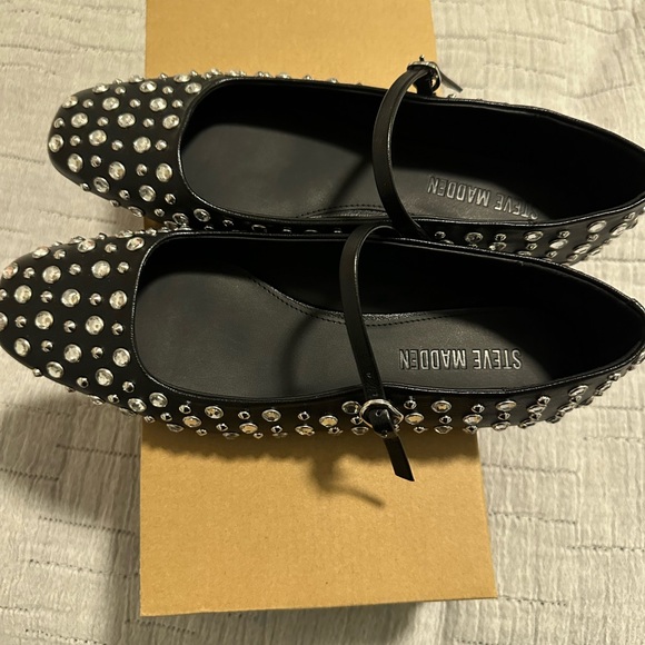 Steve Madden Maple Rhinestones Flat Size 8 - Picture 1 of 8